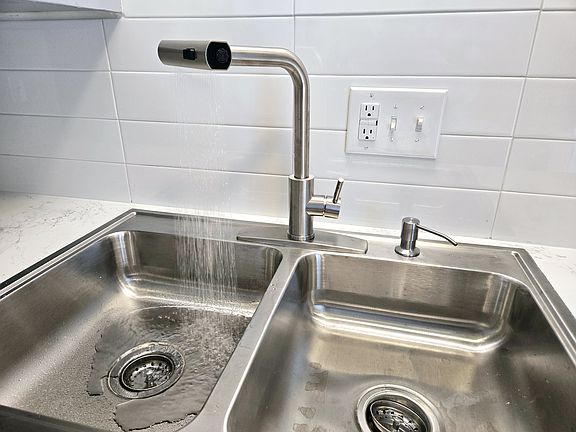 4th image of 1740 Cromwell Dr #6