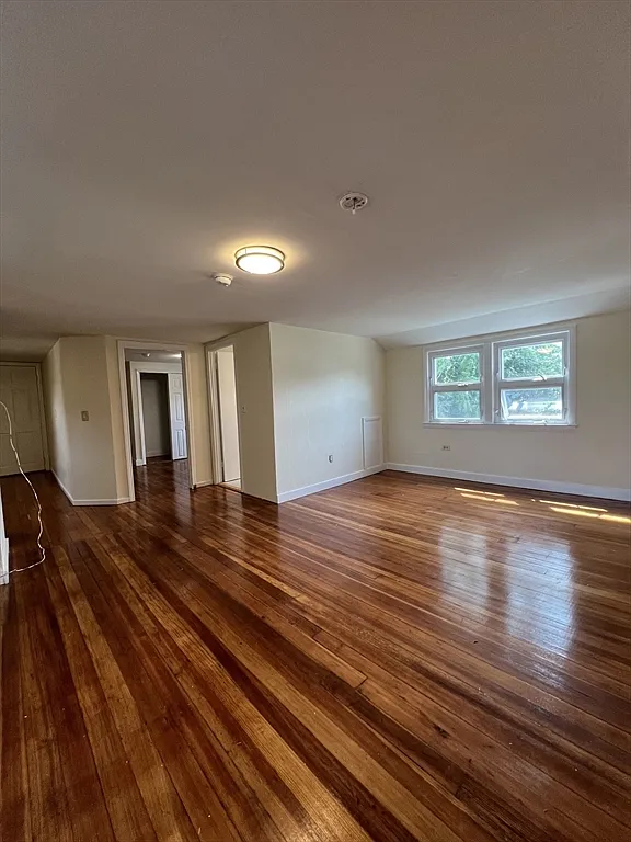 2 bed, 1.0 bath, 667 sqft, $1,900 — Photo 2