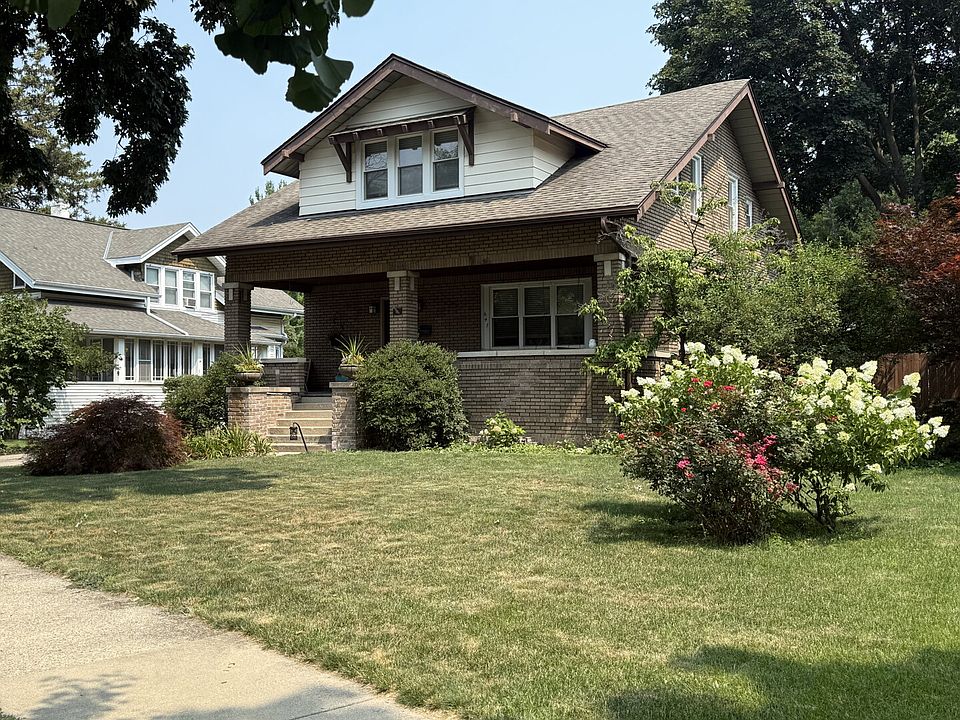 1st image of 647 Parsons Ave