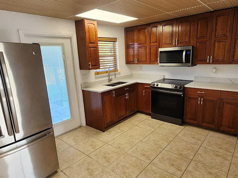 340 Walker Ave — Photo 6
