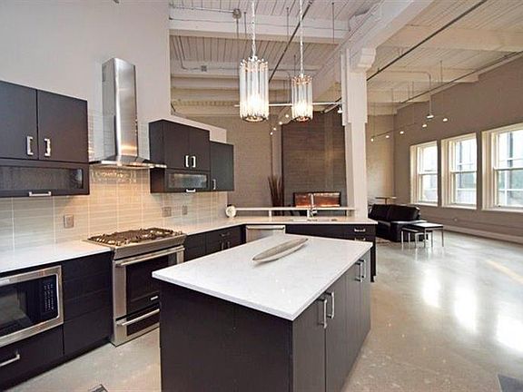 2nd image of 335 W 5th St APT 505