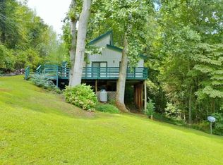 1869 N Skeenah Rd, Franklin, NC 28734