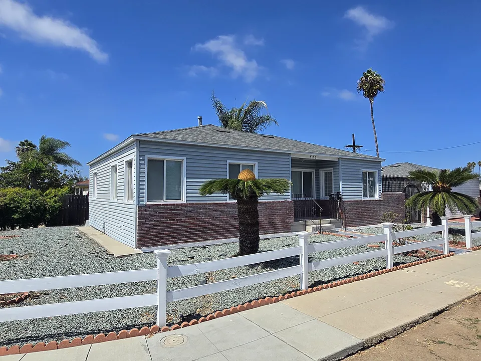 526 S San Jacinto Dr