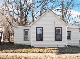 616 3rd St, Perry, IA 50220