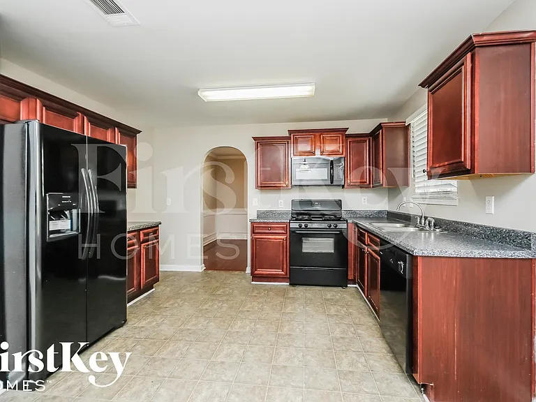 483 Baywood Way — Photo 5