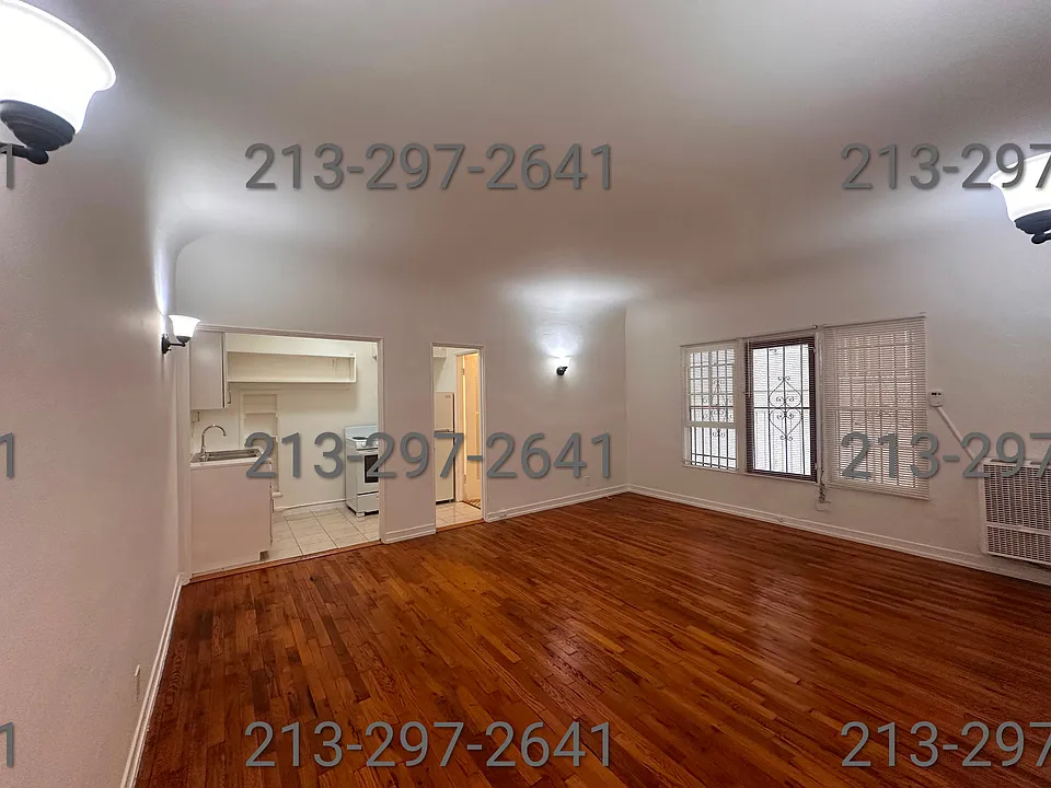 7063 Lanewood Ave #103