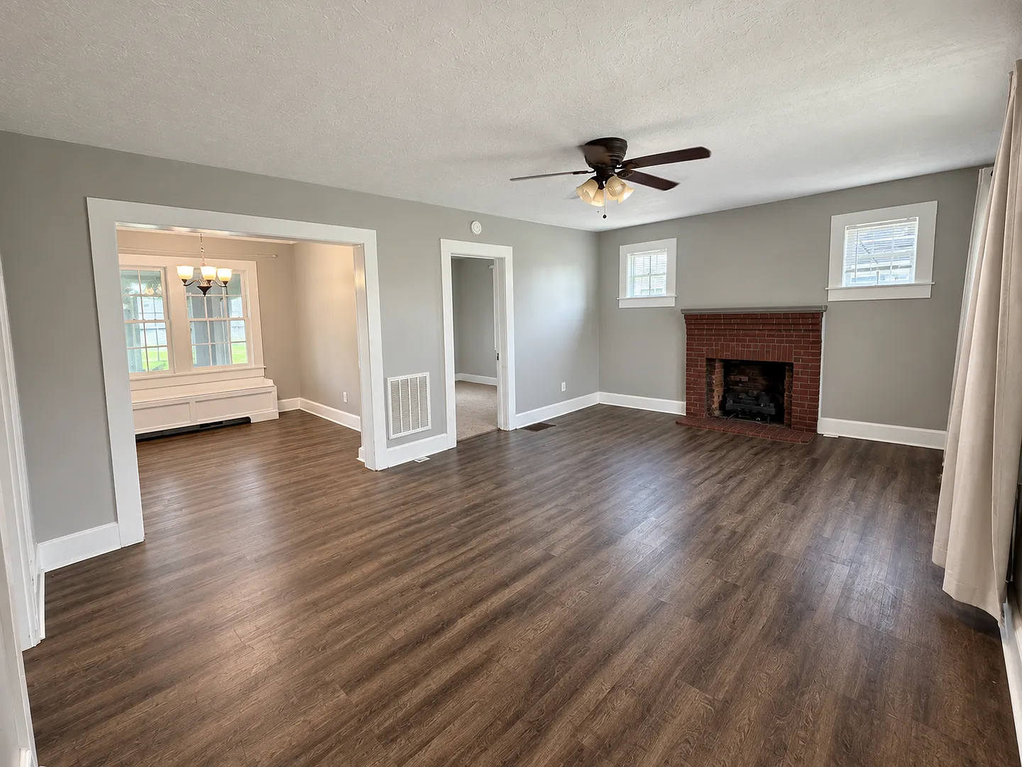 3 Bed / 1 Bath Renovated Home with Detached Garage Kingsport — Photo 2