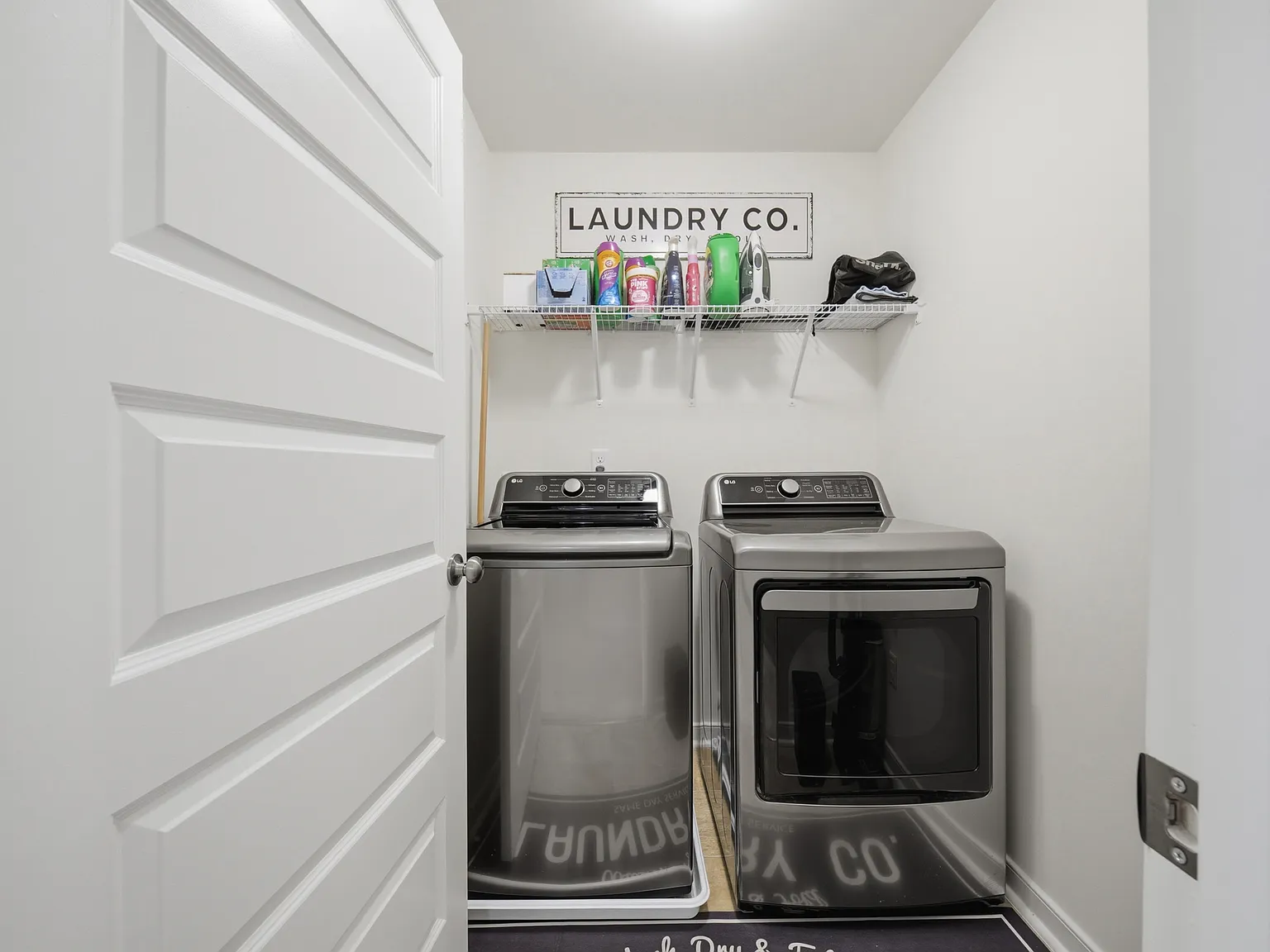 5 bed, 2550 sqft, $2,995 — Photo 1