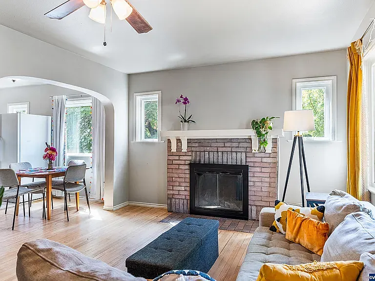 1510 Summer St NE — Photo 2