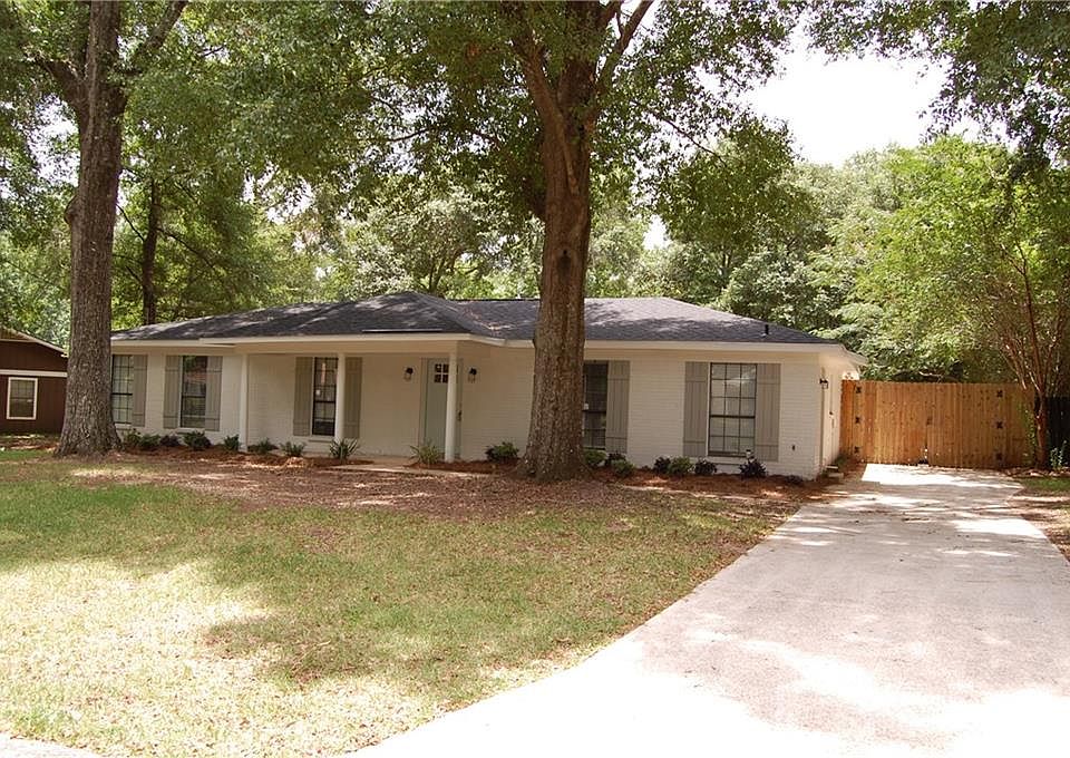 2nd image of 836 Bonneville Dr