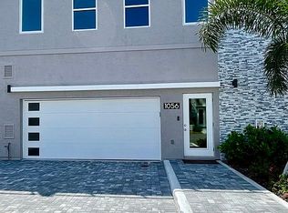 1056 NE 35th St, Oakland Park, FL 33334
