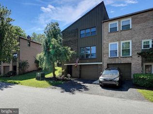 22 Club Ln, Reading, PA 19607