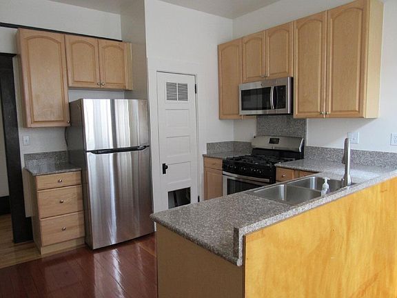 4th image of 667 21st St