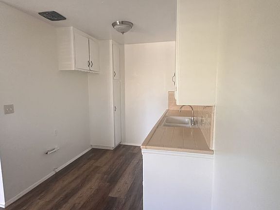 4th image of 1497 N Elm Ave #8
