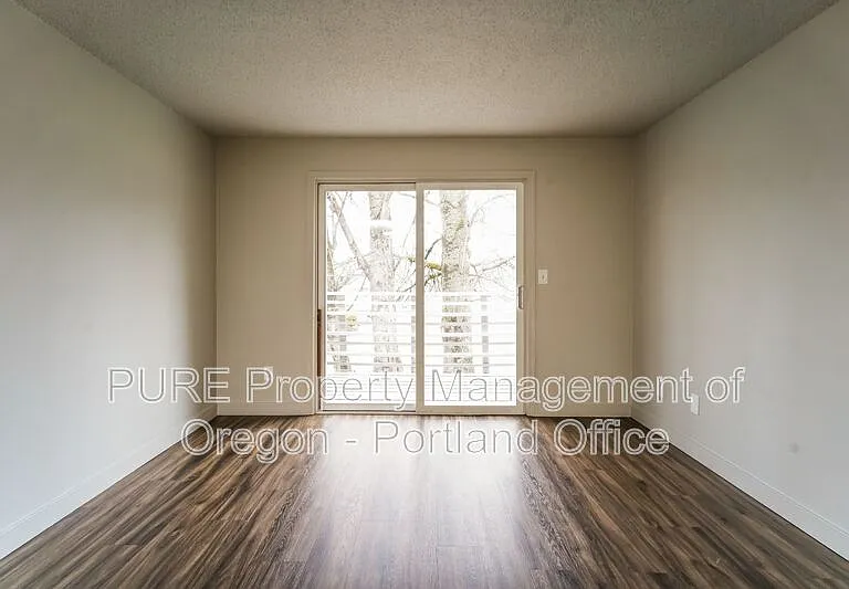 18411 E Burnside St #205 — Photo 20