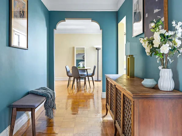 71 Ocean Parkway image 5 of 12