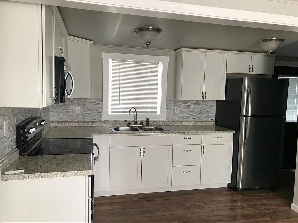 2 bed, 700 sqft, $1,250 — Photo 3