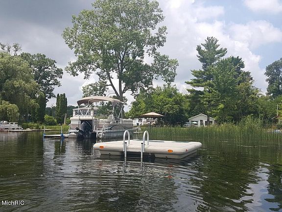 4th image of 68398 Douglas Dr