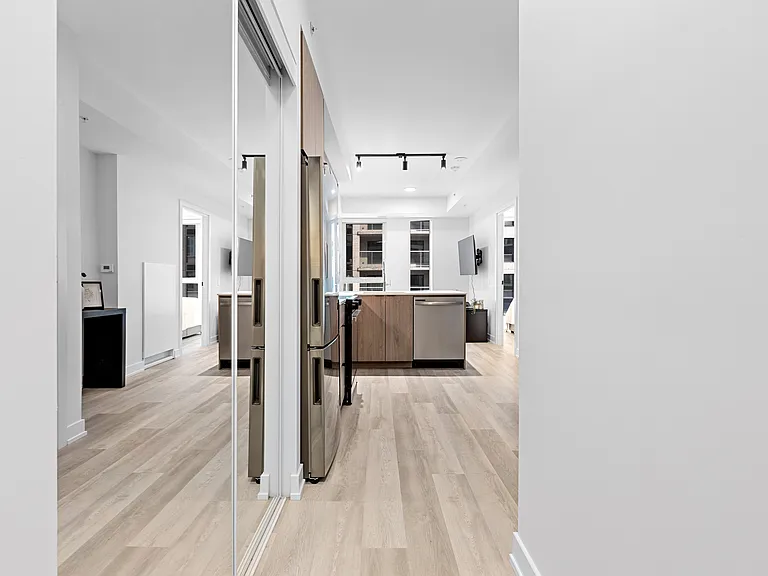 400 Albert St — Photo 23
