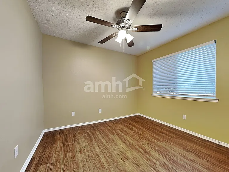 260 Beech Dr — Photo 18