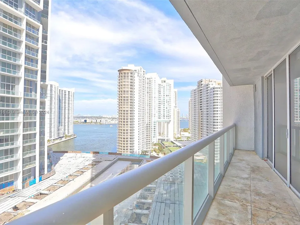 495 Brickell Ave #2010