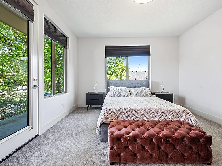 325 N Emerson St #D — Photo 14