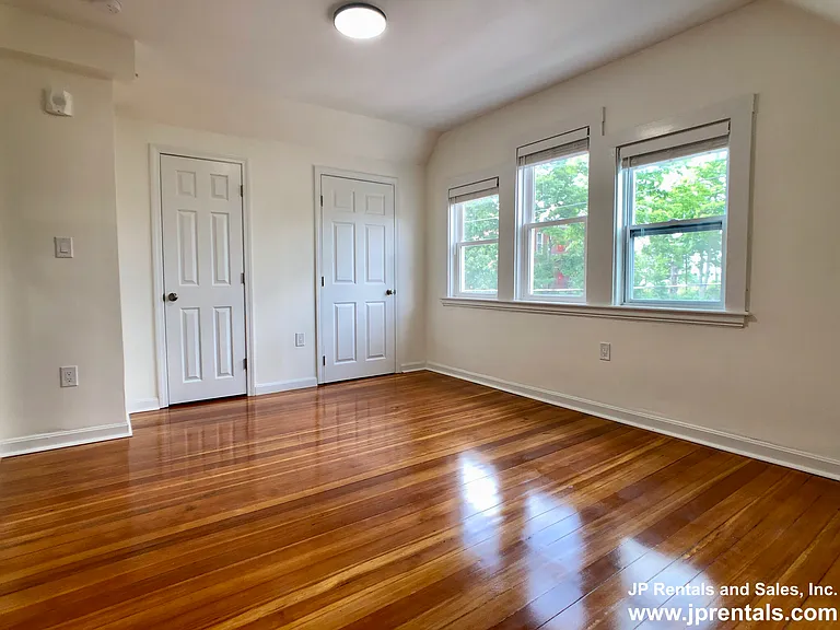 34 Evergreen St #3 — Photo 7