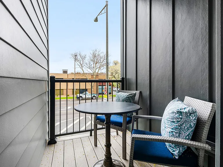504 Lyman Avenue — Photo 14