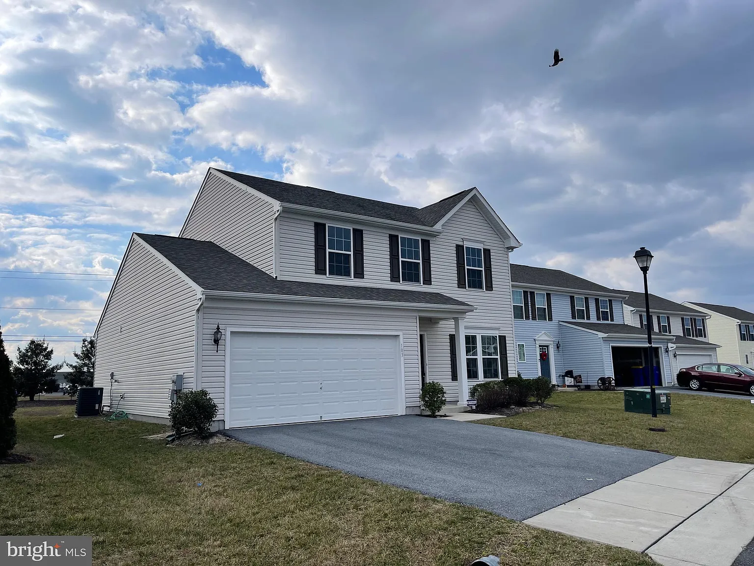 3 bed, 2.5 bath, 2000 sqft, $2,150 — Photo 3
