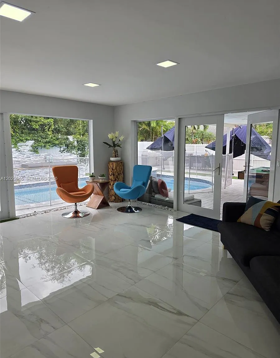4 bed, 2.0 bath, $4,500 — Photo 4