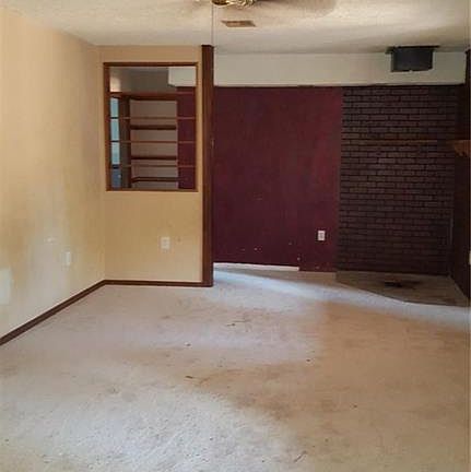 2nd image of 300 El Dorado Dr