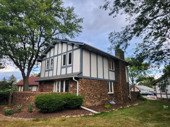 5337 South Somerset LANE, Greenfield, WI 53221