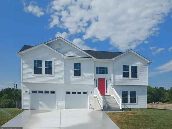 300 Equinox Way, Martinsburg, WV 25401