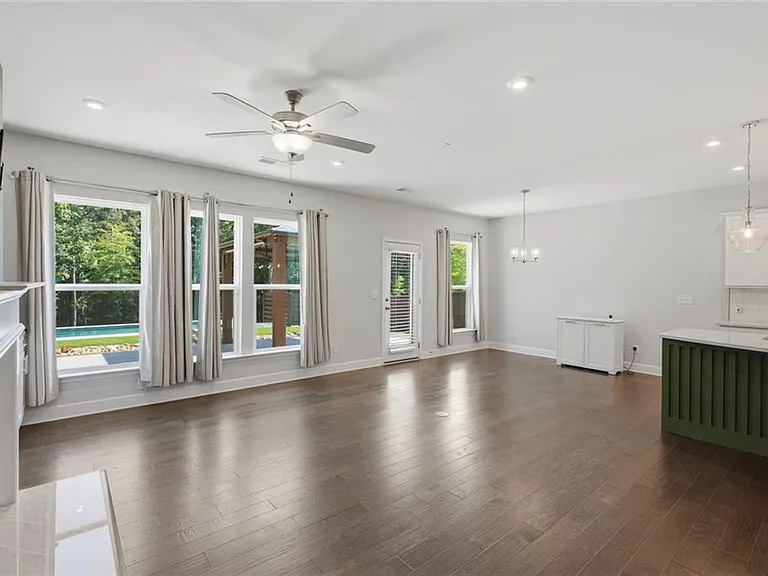 6168 Collins Rd — Photo 5