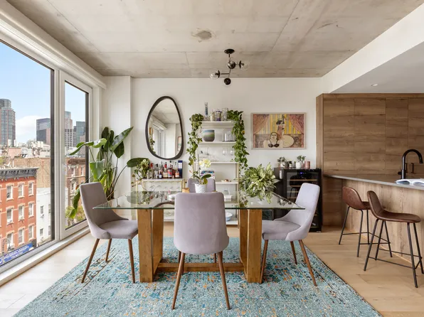 169 Huron Street image 2 of 11