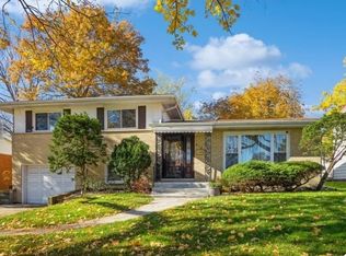 812 S School St, Lombard, IL