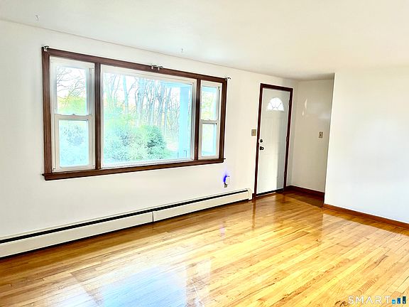 4th image of 118 Berkshire Drive