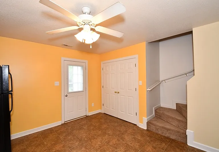 104 Streamwood Dr — Photo 13