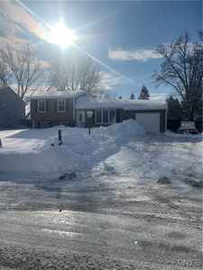 6130 Palisades Dr, Cicero, NY, 13039