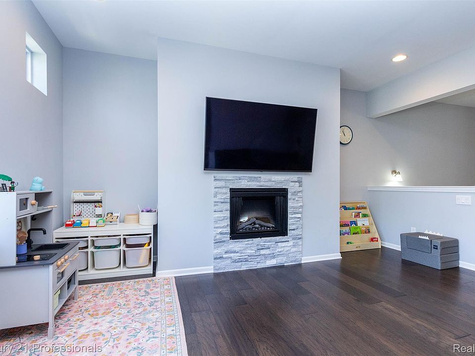 57 Kaprol Dr, photo 8