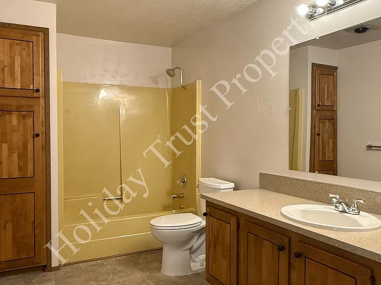 3626B Lorne St SE — Photo 8