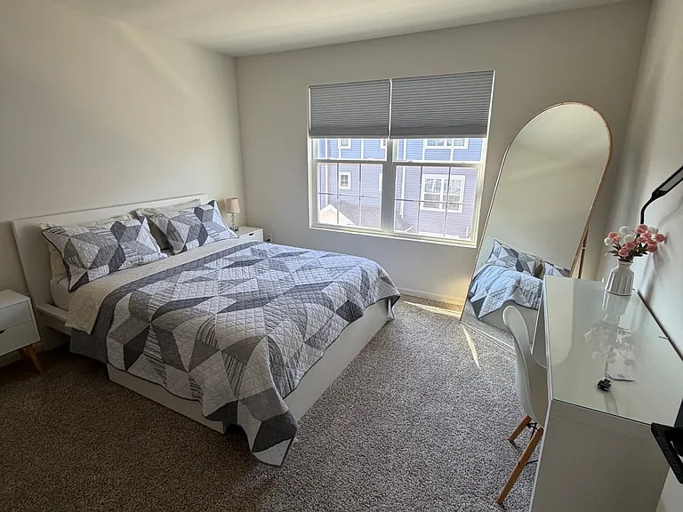 1555 Sequoia Way — Photo 13