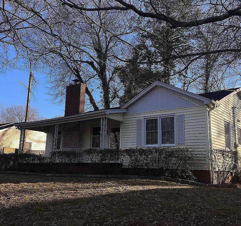 Street view / Front of house
