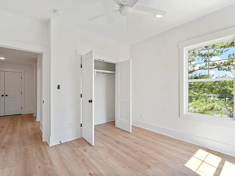 317 Old Shackle Island Rd — Photo 36