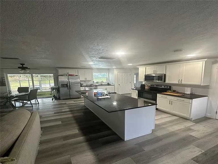 1011 Gerona Ave — Photo 13