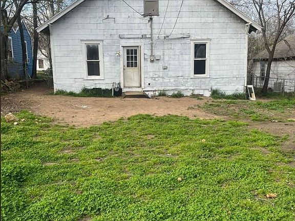 4th image of 926 W Nelson St