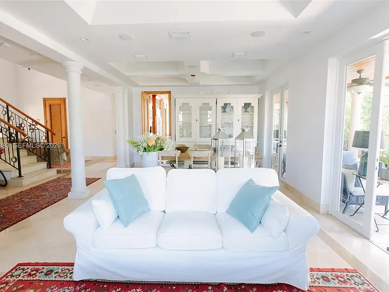 335 W Enid Dr — Photo 4