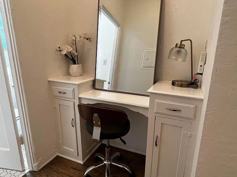 132 S Bedford Dr #105 — Photo 5