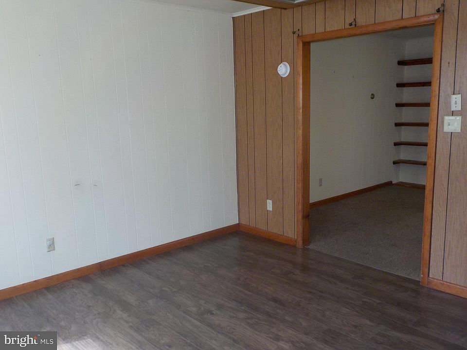 1st image of 3 Oak St Floor 2