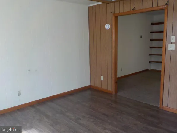 3 Oak St Floor 2, Salem, NJ 08079